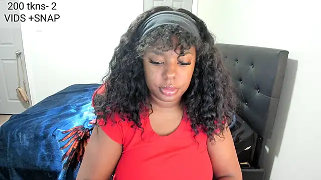 Snapshot of demi_xoxo chatting on 03/03/26, 06:19 demi xoxo online show from 03/03/26, 06:19