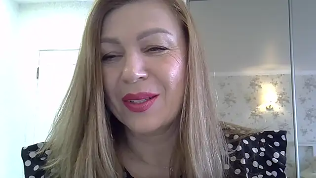 Snapshot of Alexandra-Rosee chatting on 12/16/25, 05:34 Alexandra-Rosee online show from 12/16/25, 05:34