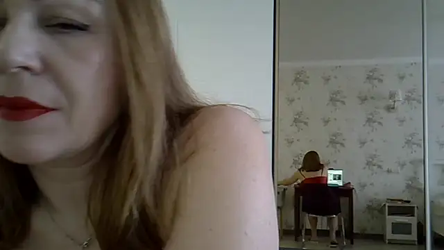 Snapshot of Alexandra-Rosee chatting on 03/08/26, 04:05 Alexandra-Rosee online show from 03/08/26, 04:05