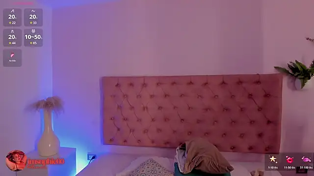 Snapshot of sophiarossee_ chatting on 10/31/25, 12:06 sophiarossee online show from 10/31/25, 12:06