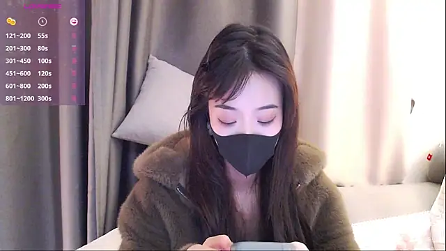 Snapshot of Duludulu_007 chatting on 10/13/25, 04:23 Duludulu 007 online show from 10/13/25, 04:23