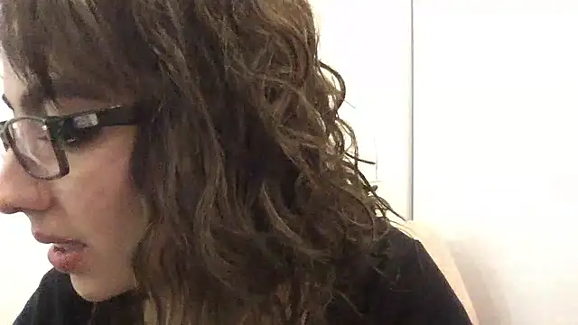 Snapshot of Sophi__a chatting on 01/10/26, 01:18 Sophi a online show from 01/10/26, 01:18