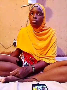 Snapshot of cute_naimah chatting on 11/02/25, 10:01 cute naimah online show from 11/02/25, 10:01