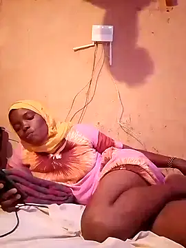 Snapshot of cute_naimah chatting on 11/06/25, 09:15 cute naimah online show from 11/06/25, 09:15