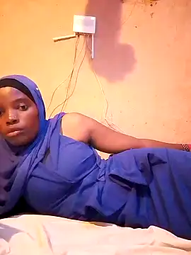 Snapshot of cute_naimah chatting on 11/11/25, 05:24 cute naimah online show from 11/11/25, 05:24