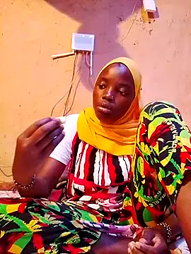 Snapshot of cute_naimah chatting on 11/14/25, 02:05 cute naimah online show from 11/14/25, 02:05