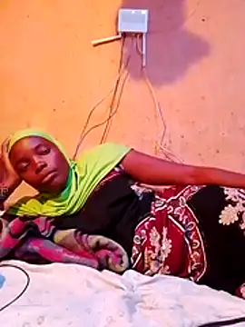 Snapshot of cute_naimah chatting on 11/22/25, 09:25 cute naimah online show from 11/22/25, 09:25