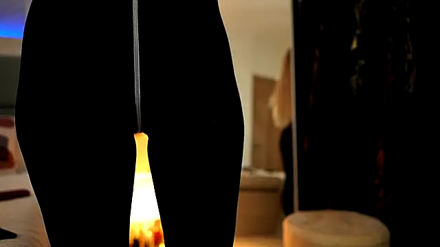 Snapshot of MiaCharm chatting on 11/05/25, 08:53 MiaCharm online show from 11/05/25, 08:53