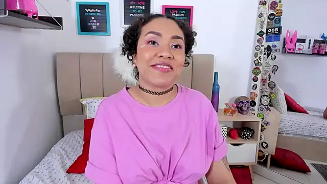 Zoe Gruber online show from 01/20/25, 02:22