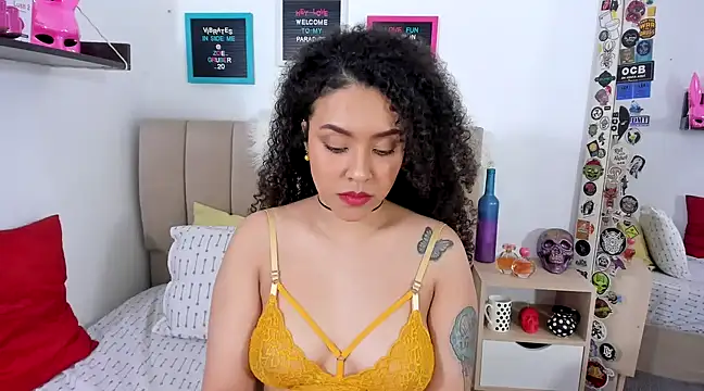 Zoe Gruber online show from 01/25/25, 02:58