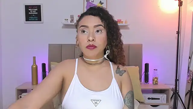 Zoe Gruber online show from 11/14/25, 08:29