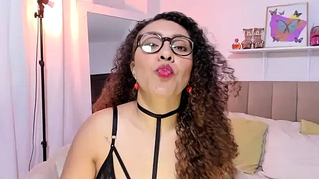 Zoe Gruber online show from 12/04/25, 12:09