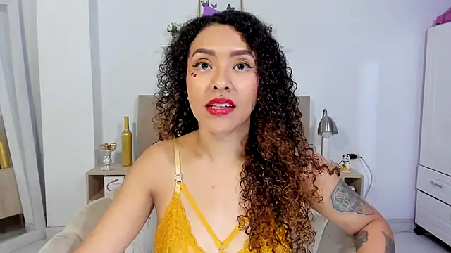 Zoe Gruber online show from 06/24/26, 12:20