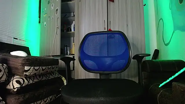 zacwatson  online show from 01/12/25, 05:45