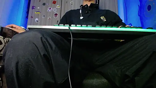 zacwatson  online show from 02/14/25, 06:56