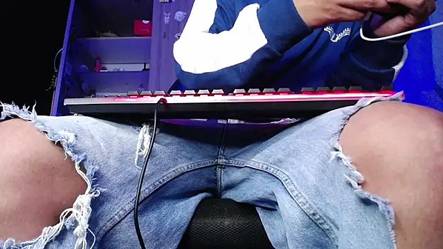 zacwatson  online show from 10/12/25, 01:59