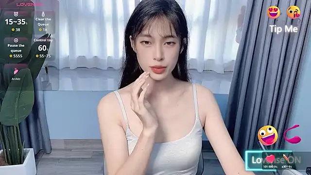 Snapshot of Aurora_99 chatting on 09/29/25, 11:53 Aurora 99 online show from 09/29/25, 11:53