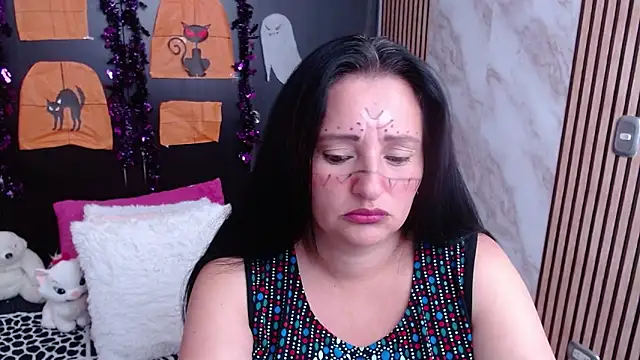 CristialJones  online show from 11/01/25, 02:41