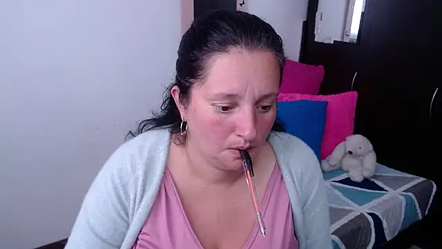 CristialJones  online show from 11/12/25, 02:06