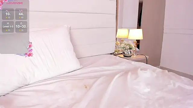 Lilly 2809  online show from 02/21/25, 07:12