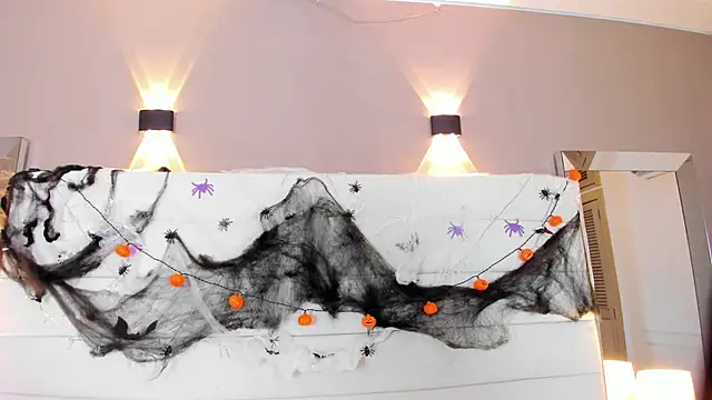 Lilly 2809  online show from 10/31/25, 04:24