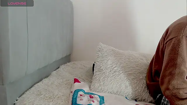 Snapshot of juan_stiven chatting on 02/10/26, 01:15 juan stiven online show from 02/10/26, 01:15