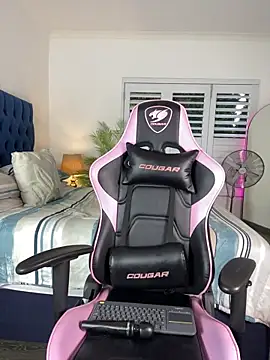 Snapshot of Stunning_Booty chatting on 03/10/26, 04:12 Stunning Booty online show from 03/10/26, 04:12