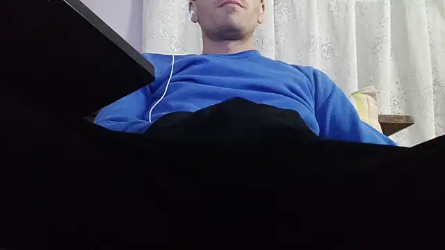 Snapshot of _Hocthus_ chatting on 01/06/25, 10:15 Hocthus online show from 01/06/25, 10:15