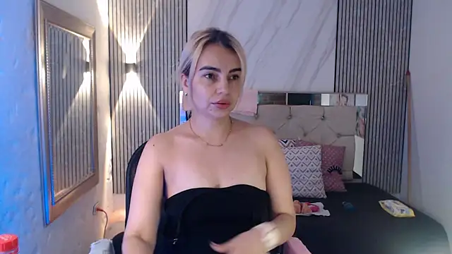 ashley  tylor online show from 05/12/26, 04:15