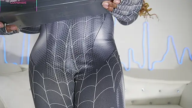 EmmaSanzz  online show from 11/30/25, 11:47