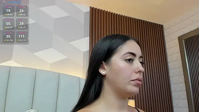 Julietasantos   online show from 09/25/25, 06:22