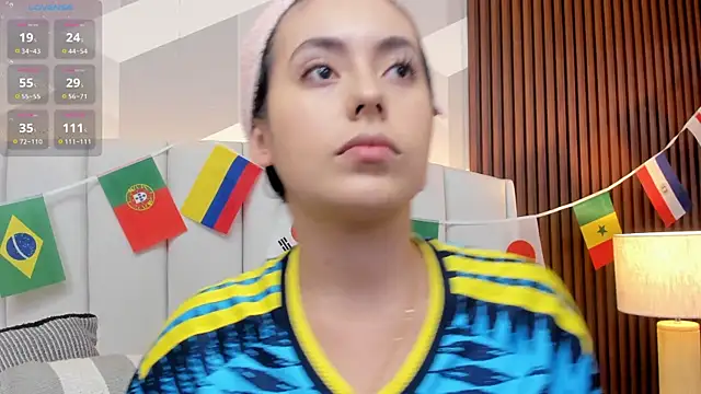 Julietasantos   online show from 06/12/26, 06:40