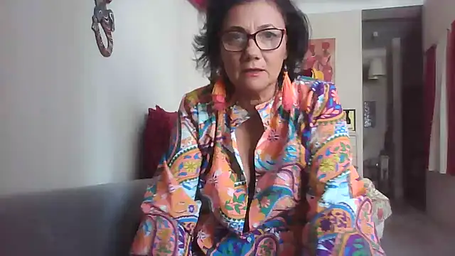 Snapshot of LadyLizi chatting on 06/02/26, 10:06 LadyLizi online show from 06/02/26, 10:06
