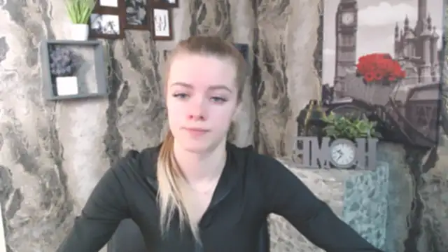 AliceFlirtt  online show from 12/05/25, 09:51