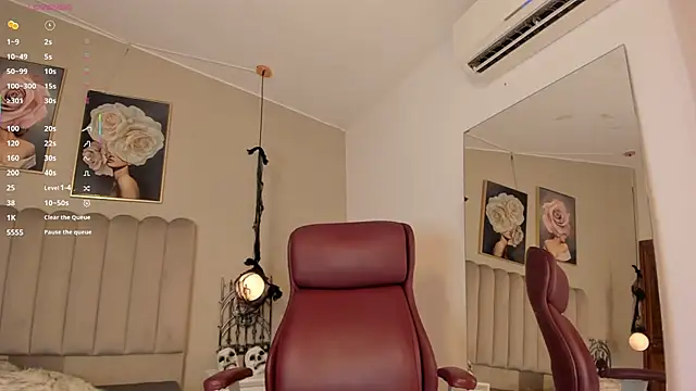 Emma Thompsson online show from 10/17/25, 02:04