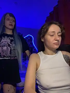 Dooubletroublee online show from 11/06/25, 12:33