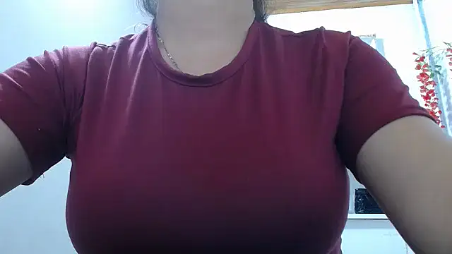 Snapshot of Luna_girlhot_ chatting on 03/12/26, 04:13 Luna girlhot online show from 03/12/26, 04:13