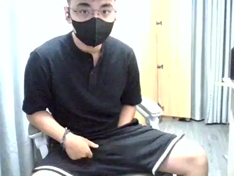 Snapshot of xboyvn9 chatting on 10/05/25, 03:32 xboyvn9 online show from 10/05/25, 03:32