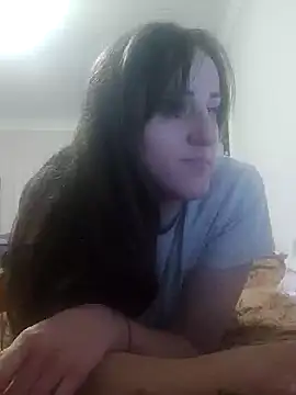 Snapshot of emeli_moon chatting on 12/22/24, 06:37 emeli moon online show from 12/22/24, 06:37