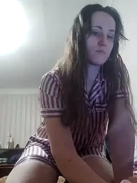 Snapshot of emeli_moon chatting on 01/01/25, 06:06 emeli moon online show from 01/01/25, 06:06