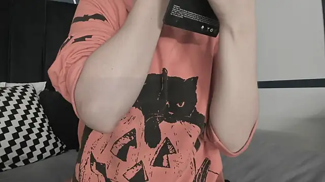 Adeelinee online show from 01/17/25, 07:49