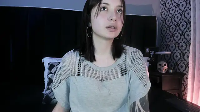 Snapshot of Adeelinee chatting on 03/26/26, 08:03 Adeelinee online show from 03/26/26, 08:03