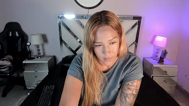 AnyyJones online show from 02/11/25, 07:48