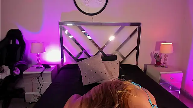 AnyyJones online show from 10/27/25, 09:19