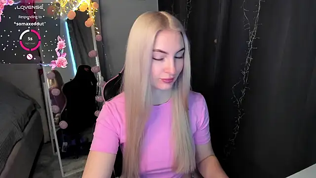 Snapshot of Kimmy_powell chatting on 04/17/26, 02:36 Kimmy powell online show from 04/17/26, 02:36