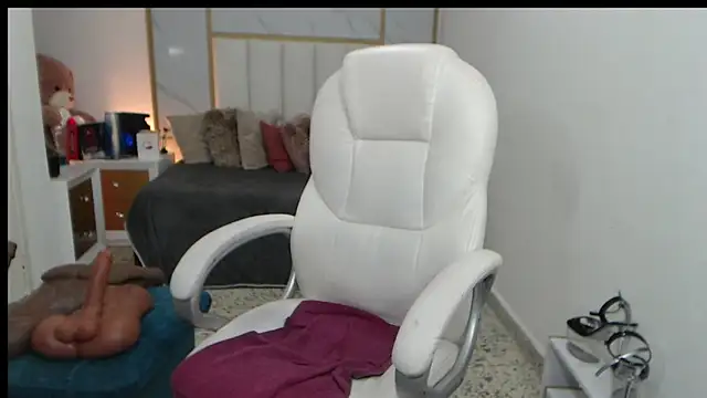 annita cooper  online show from 02/12/25, 06:51