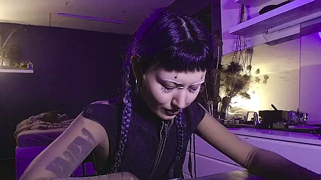 Snapshot of god_x_girl chatting on 12/20/24, 06:24 god x girl online show from 12/20/24, 06:24