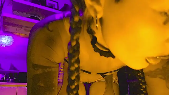 Snapshot of god_x_girl chatting on 12/20/24, 09:28 god x girl online show from 12/20/24, 09:28