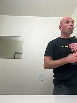 El Gizmo online show from 01/13/25, 05:33