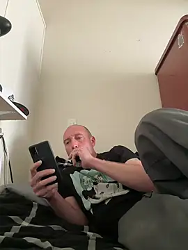 El Gizmo online show from 02/22/25, 06:19